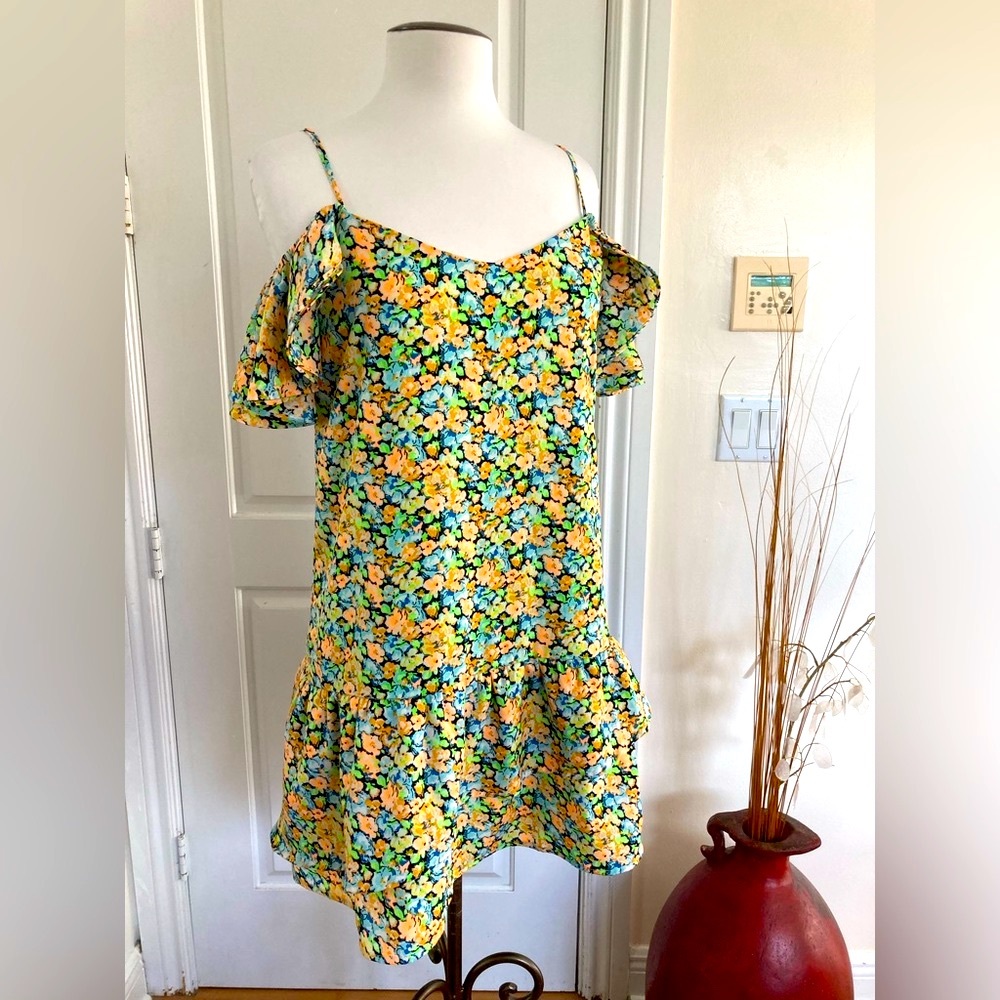 Davi & Dani Off-Shoulder Floral Mini Dress